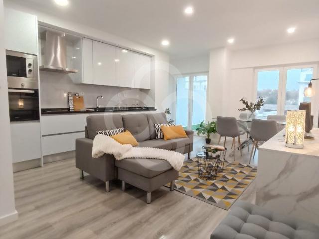 Apartamento T3 totalmente remodelado na freguesia de Benfica. 92m² Benfica