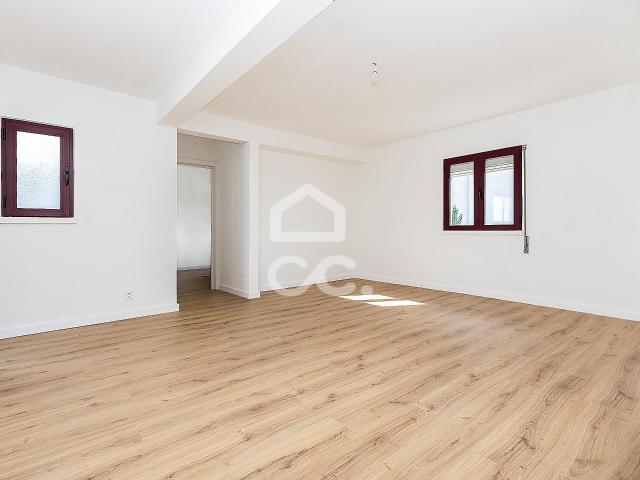 Apartamento T3 totalmente remodelado na Horta das Figueiras, Évora