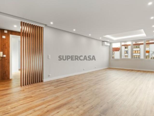 Apartamento T3 totalmente remodelado Quinta da Bicuda