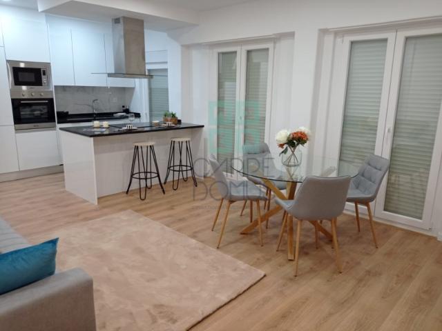 Apartamento T3 Totalmente Remodelado, na Rua dos Soeiros São Domingos de Benfica