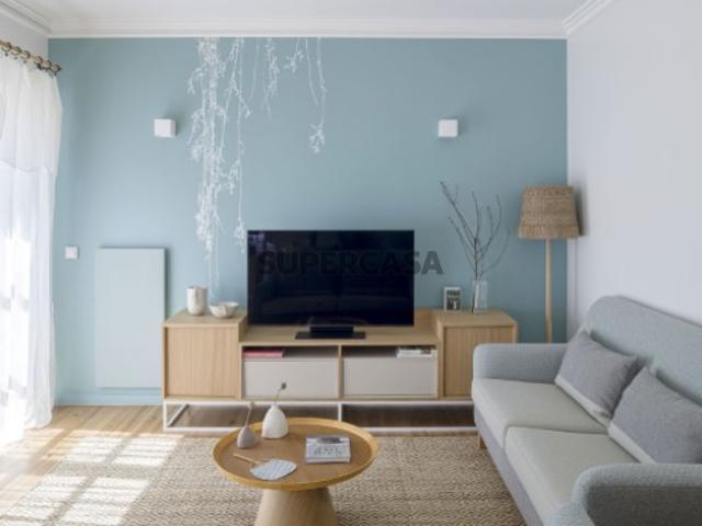 Apartamento T3, totalmente renovado,na Lapa, em Lisboa