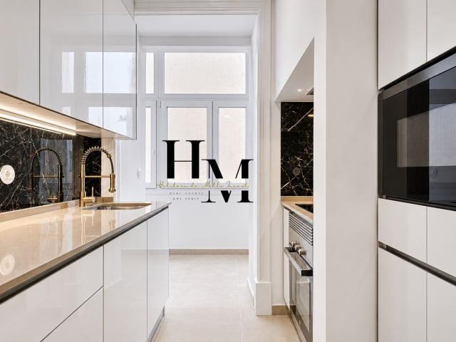 Apartamento T3 totalmente renovado situado na Avenida Genera. 90m² Lisboa