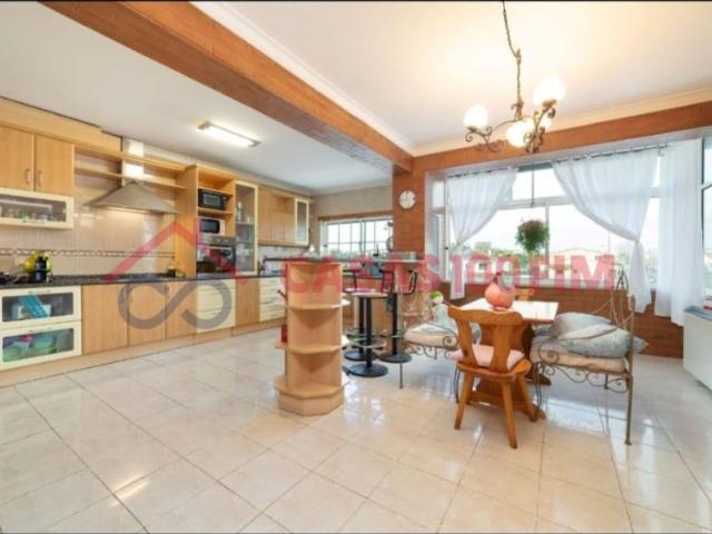 Apartamento T3 transformado em Duplex T2 +T2
