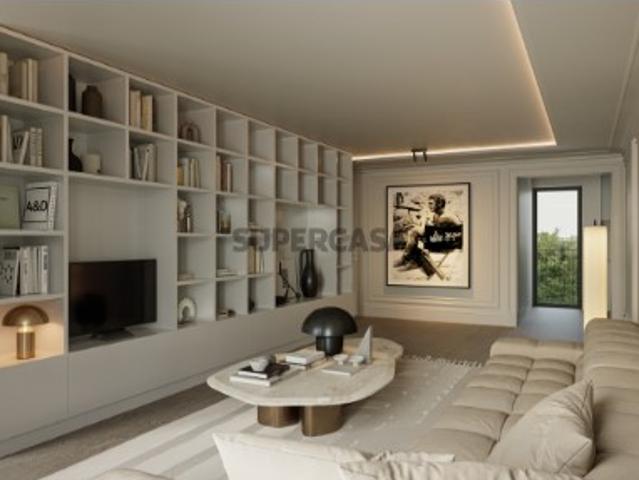 Apartamento T3 triplex espaçoso, com 201 m2, localizado na Graça, em Lisboa