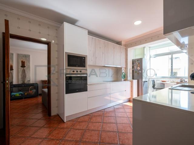 Apartamento T3 Único no Centro de Oliveira de Azeméis Luz, Espaço e Centralidade Total!