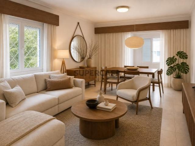 Apartamento T3 usado junto a Escola Secundaria de MIraflores em Algés Oeiras