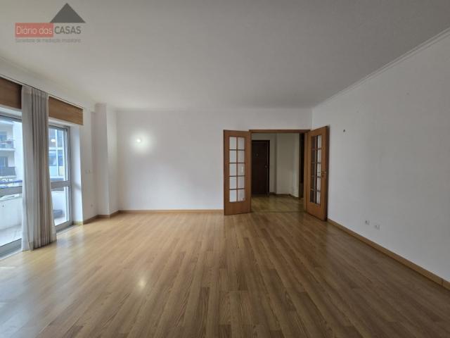 Apartamento T3 Vale das Flores