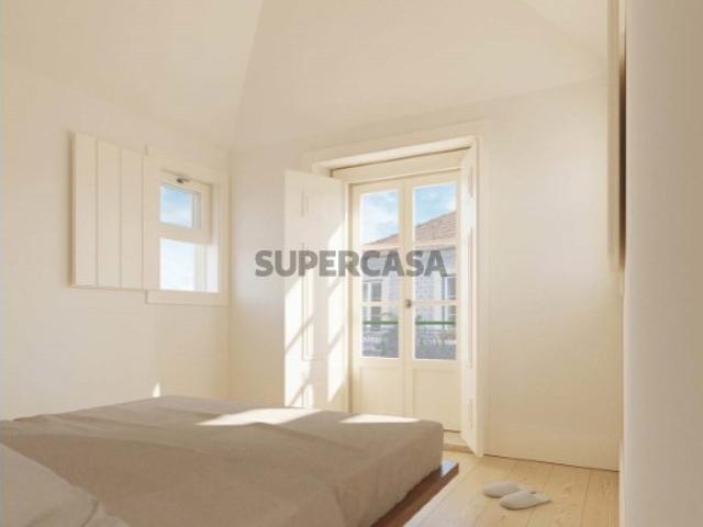 Apartamento T3, varanda e terraço, a pé do rio, Santos O Velho