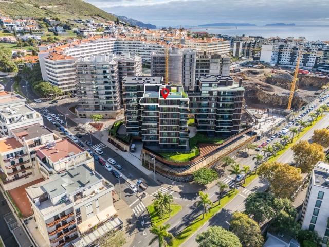Apartamento T3 Varino 7 — Elegância e Modernidade na Estra. 135m² São Martinho