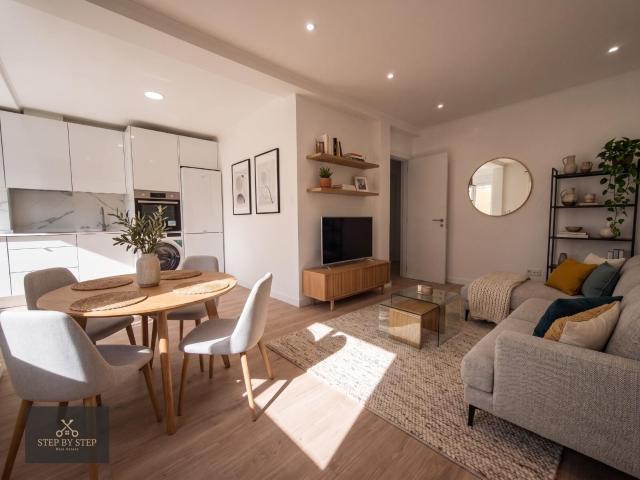 Apartamento T3 Venteira Remodelado a estrear A 600m da estação de comboio