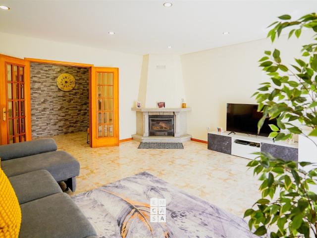 Apartamento T3 Venda em Vila de Cucujães,Oliveira de Azeméis 136m² Vila De Cucujães
