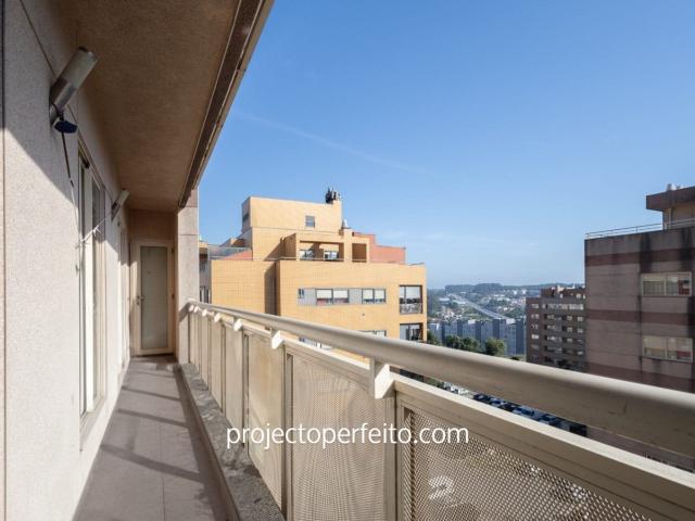Apartamento T3 Venda em Vilar de Andorinho,Vila Nova de Gaia 102m² Vilar De Andorinho