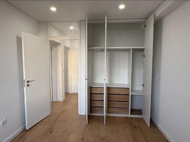 Apartamento T3, vista mar, zona Pinhais da Foz, Porto