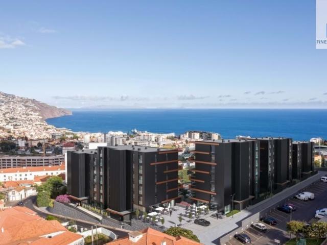 APARTAMENTO T3 | VISTA PANORÂMICA PARA MAR E BAÍA DO FUNCHAL | CONDOMÍNIO FECHADO COM PISCINAS E JARDINS