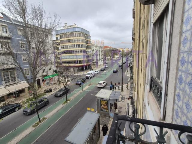 Apartamento T3 à venda na Avenida Almirante Reis Excelente Localização em Lisboa