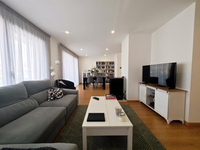 Apartamento t3 à venda na Rua dos Lusíadas, 1 143m² São Martinho do Bispo e de Ribeira de Frades