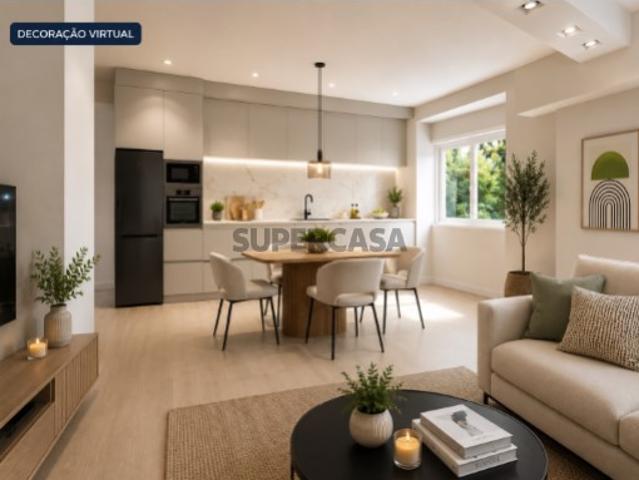 Apartamento T3 à venda na Rua dos Soeiros, 334 a
