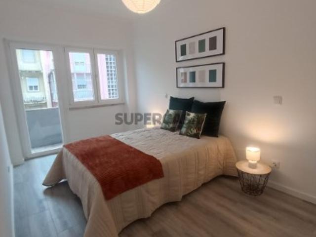 Apartamento t3 à venda na Rua João Ortigão Ramos
