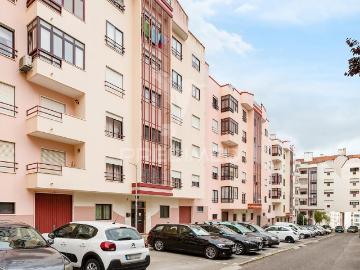 Apartamento T3 à venda na Ramada, Odivelas