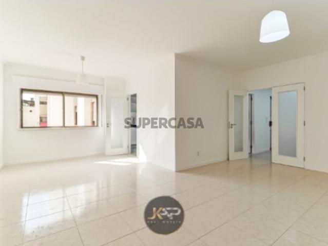 Apartamento T3 à venda na Rinchoa, Rio de Mouro