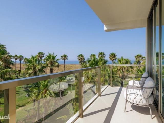 Apartamento T1+1 à venda com acesso direto à praia dos Salgados, Alg