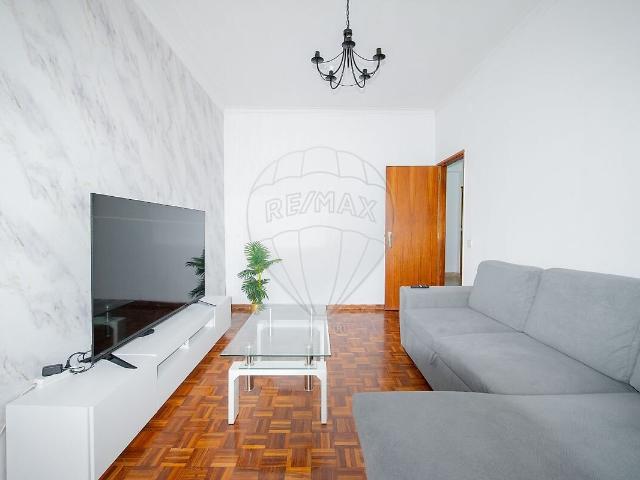 Apartamento T3 à venda em Massamá e Monte Abraão, Sintra RE/MAX Portugal