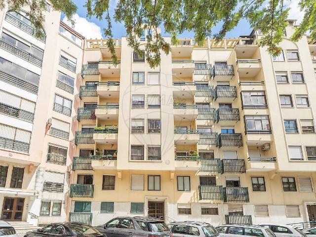 Apartamento T3 à venda em Massamá e Monte Abraão, Sintra RE/MAX Portugal