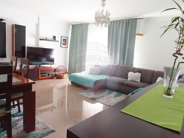Apartamento T3 à venda em Massamá e Monte Abraão, Sintra RE/MAX Portugal