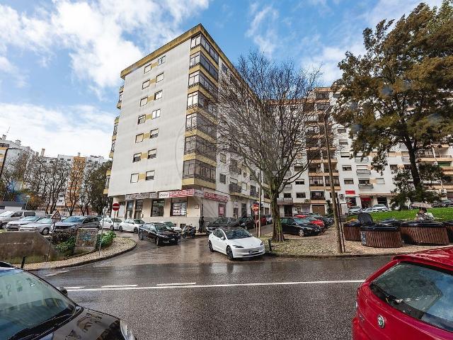 Apartamento T3 à venda em Massamá e Monte Abraão, Sintra RE/MAX Portugal