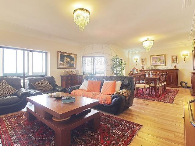 Apartamento T3 à venda em Massamá e Monte Abraão, Sintra RE/MAX Portugal