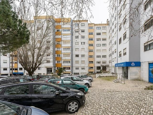 Apartamento T3 à venda em Massamá e Monte Abraão, Sintra RE/MAX Portugal