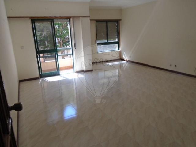 Apartamento T3 à venda em Massamá e Monte Abraão, Sintra RE/MAX Portugal