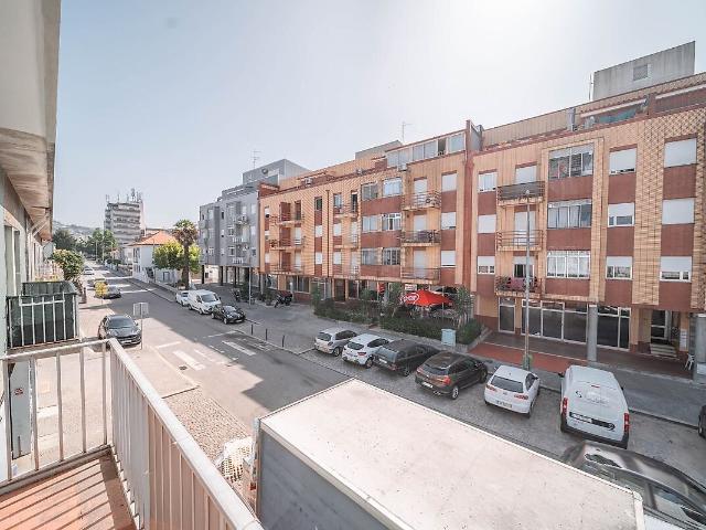 Apartamento T3 à venda em Margaride Santa Eulália, Várzea, Lagares, Varziela e Moure, Felgueiras RE/MAX Portugal