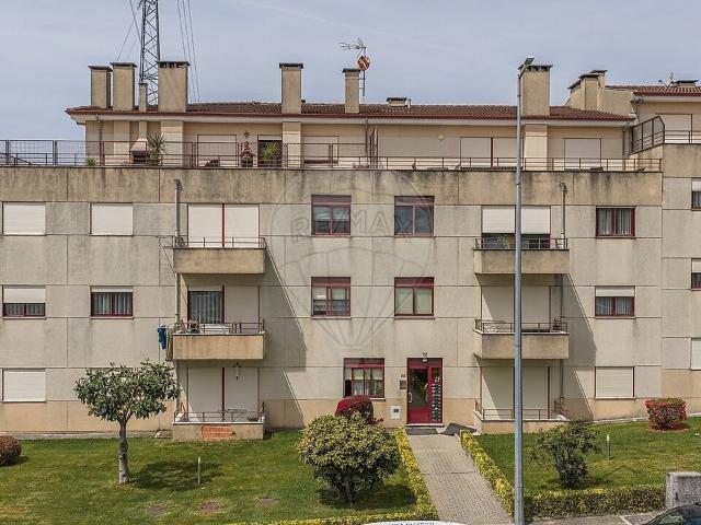 Apartamento T3 à venda em Margaride Santa Eulália, Várzea, Lagares, Varziela e Moure, Felgueiras RE/MAX Portugal