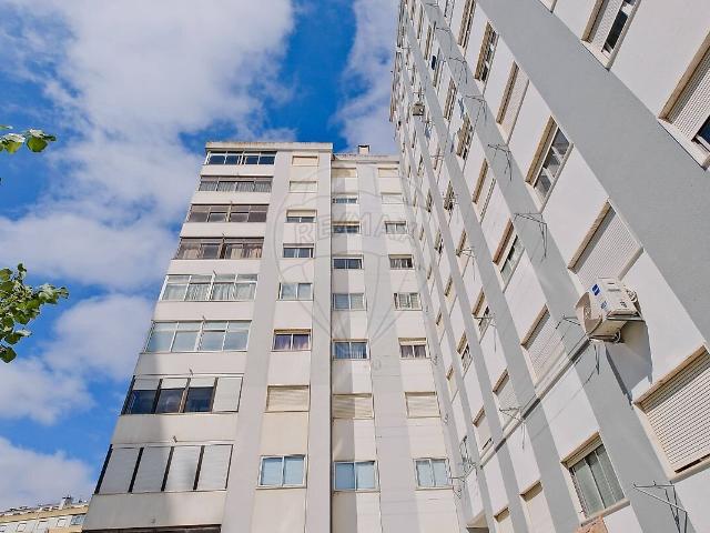 Apartamento T3 à venda em Mina de Água, Amadora RE/MAX Portugal