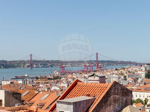Apartamento T3 à venda em Misericórdia, Lisboa RE/MAX Portugal