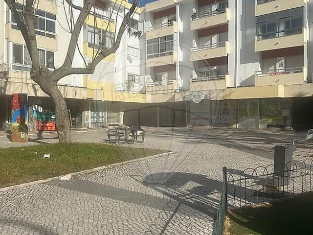 Apartamento T3 à venda em Moita, Moita RE/MAX Portugal