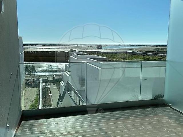 Apartamento T3 à venda em Moncarapacho e Fuseta, Olhão RE/MAX Portugal