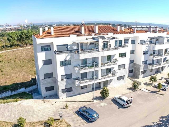 Apartamento T3 à venda em Nelas, Nelas RE/MAX Portugal