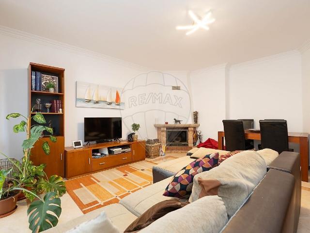 Apartamento T3 à venda em Odivelas, Odivelas RE/MAX Portugal