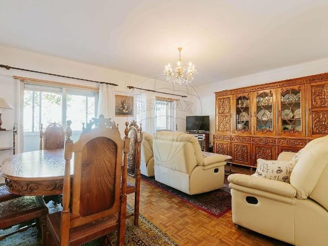 Apartamento T3 à venda em Odivelas, Odivelas RE/MAX Portugal
