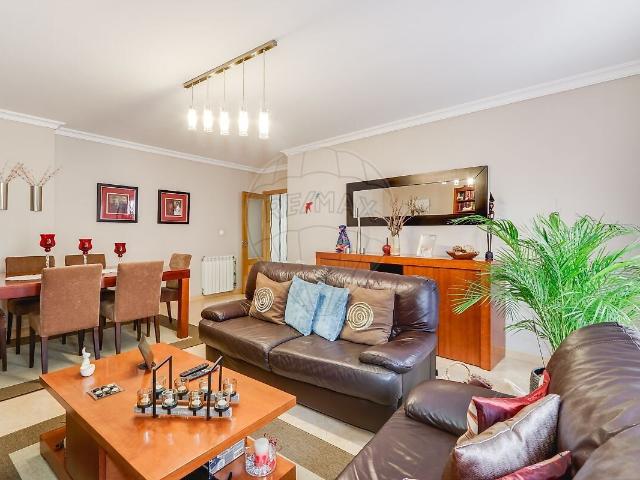 Apartamento T3 à venda em Odivelas, Odivelas RE/MAX Portugal