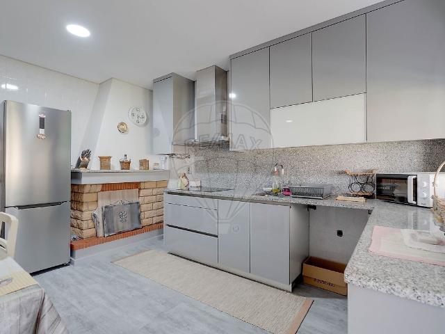 Apartamento T3 à venda em Oliveira de Azeméis, Santiago de Riba Ul, Ul, Macinhata da Seixa e Madail, Oliveira de Azeméis RE/MAX Portugal