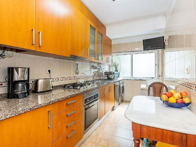 Apartamento T3 à venda em Agualva e Mira Sintra, Sintra RE/MAX Portugal