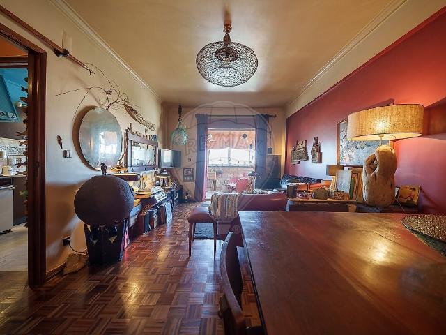 Apartamento T3 à venda em Agualva e Mira Sintra, Sintra RE/MAX Portugal