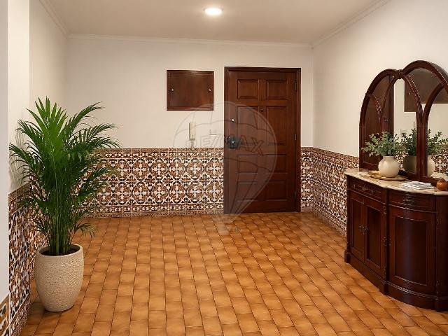 Apartamento T3 à venda em Agualva e Mira Sintra, Sintra RE/MAX Portugal