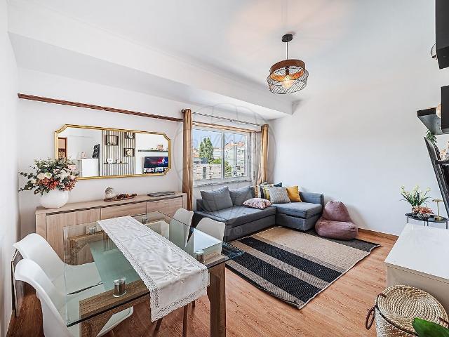 Apartamento T3 à venda em Agualva e Mira Sintra, Sintra RE/MAX Portugal
