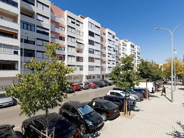 Apartamento T3 à venda em Águas Livres, Amadora RE/MAX Portugal