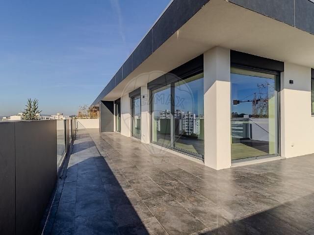 Apartamento T3 à venda em Águas Santas, Maia RE/MAX Portugal