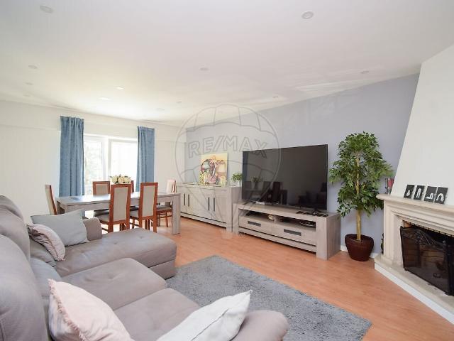 Apartamento T3 à venda em Algueirão Mem Martins, Sintra RE/MAX Portugal